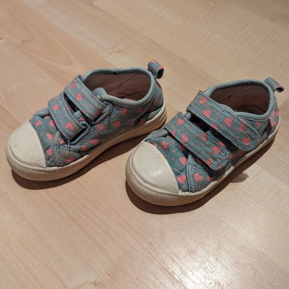 Joe Fresh Green & Pink Heart Summer Shoes - Infant Girl Size 7, Sweet & Well-Lov - Picture 2 of 5